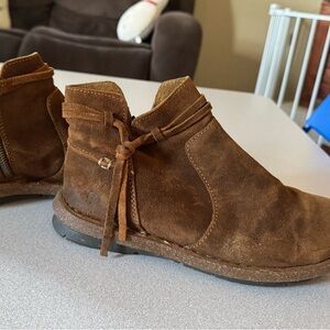Women’s BORN Wynter brown boots